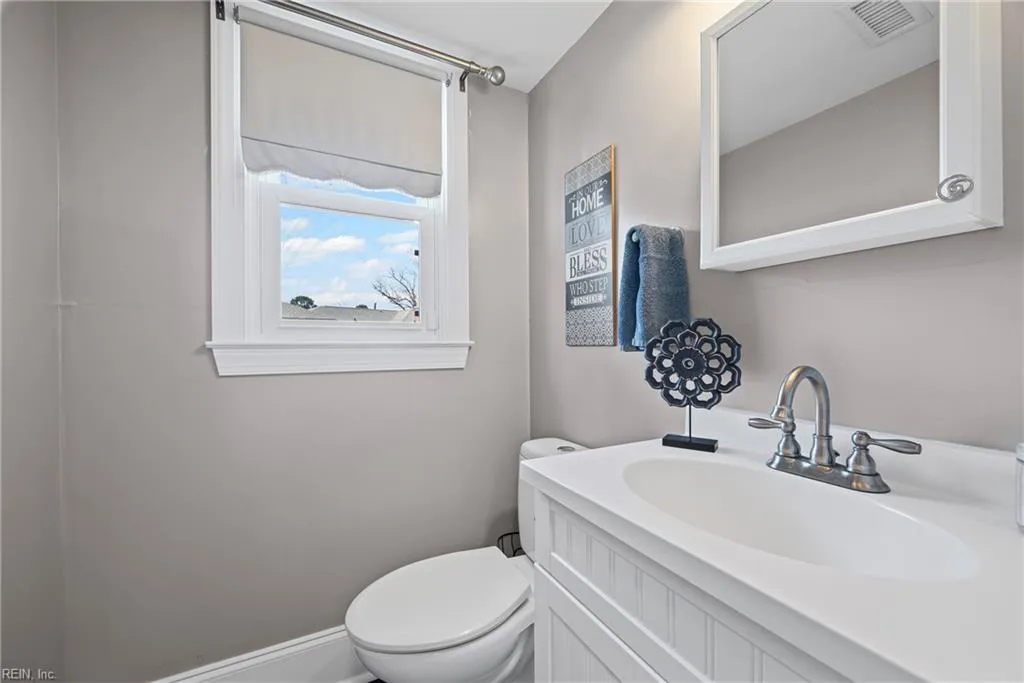 Newport News, Virginia 23602, United States, 5 Bedrooms Bedrooms, ,2 BathroomsBathrooms,Residential,Active,88790