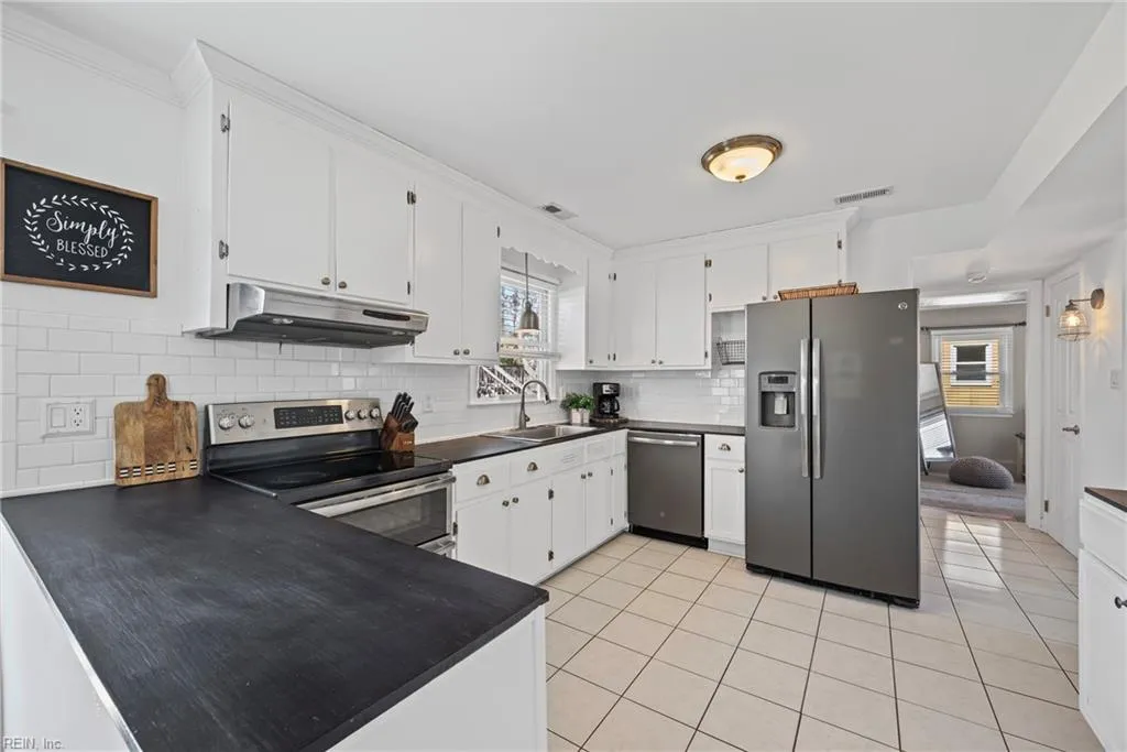 Newport News, Virginia 23602, United States, 5 Bedrooms Bedrooms, ,2 BathroomsBathrooms,Residential,Active,88790