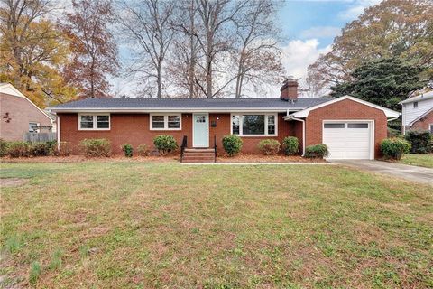 Photo of 12 Boxwood Lane, Newport News, VA 23602 (MLS # 10611296)