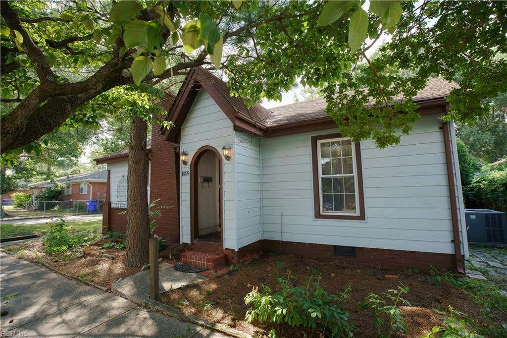 Photo of 1009 E Leicester Avenue, Norfolk, VA 23503 (MLS # 10647776)