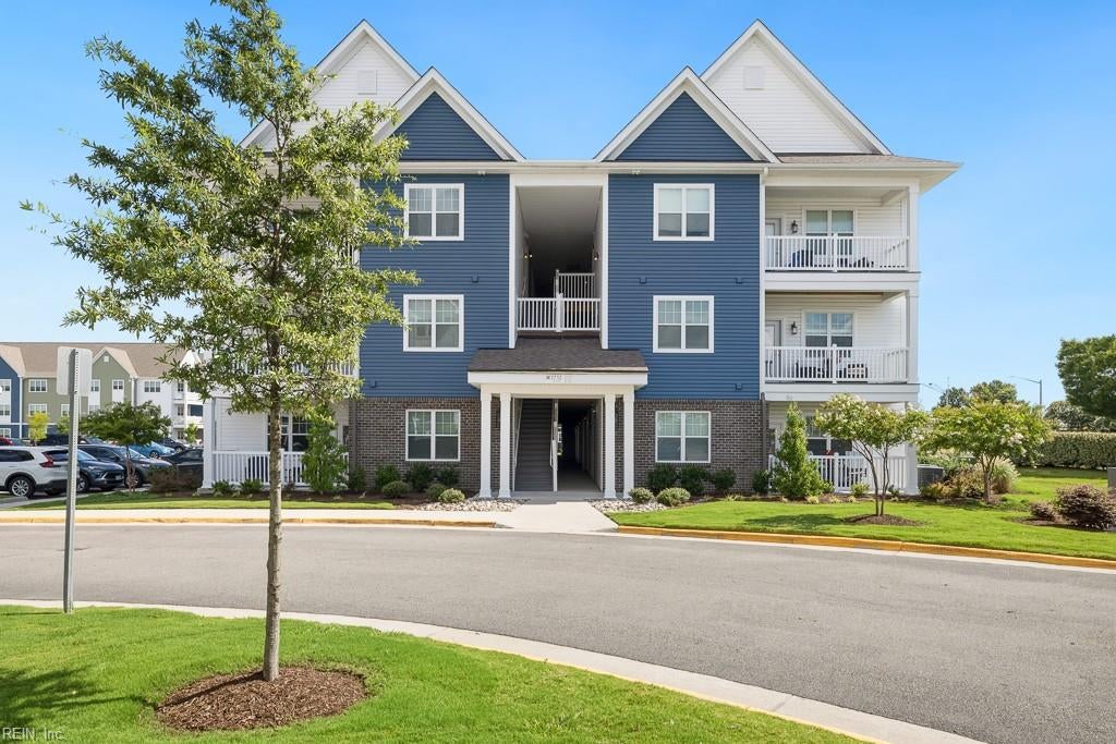 Photo of 1732 Dromolin Drive #304, Virginia Beach, VA 23456 (MLS # 10648495)