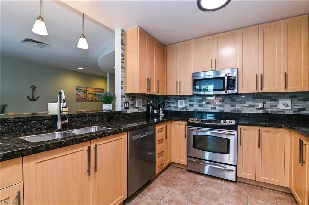 Virginia Beach, Virginia 23456, United States, 3 Bedrooms Bedrooms, ,2 BathroomsBathrooms,Residential,Active,136871