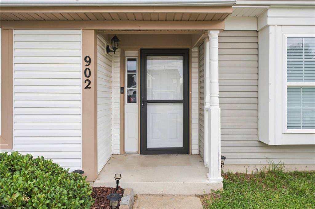 Photo of 902 Pocahontas Court, Smithfield, VA 23430 (MLS # 10651477)