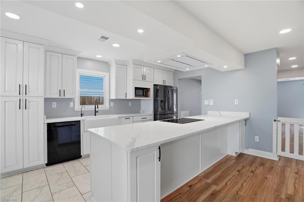 Photo of 2516 Dellwood Drive, Virginia Beach, VA 23454 (MLS # 10633139)