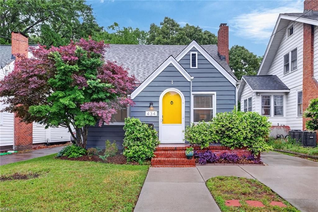 Photo of 434 New York Avenue, Norfolk, VA 23508 (MLS # 10633890)