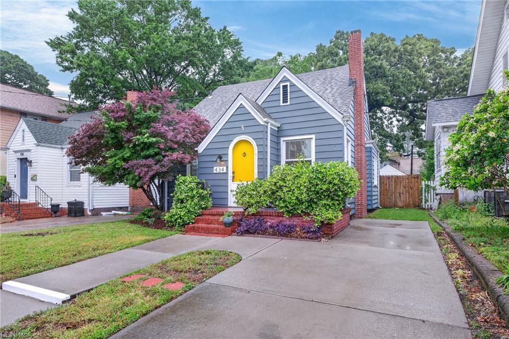 Photo of 434 New York Avenue, Norfolk, VA 23508 (MLS # 10633890)
