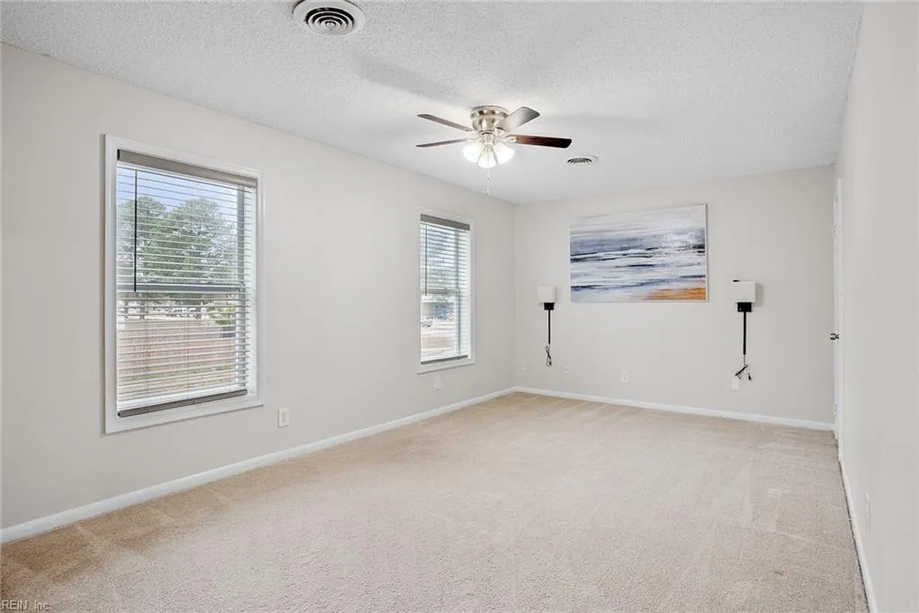 Virginia Beach, Virginia 23464, United States, 3 Bedrooms Bedrooms, ,2 BathroomsBathrooms,Residential,Pending,91106