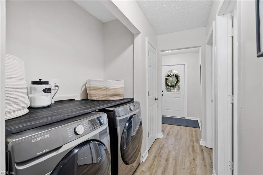 Virginia Beach, Virginia 23464, United States, 3 Bedrooms Bedrooms, ,2 BathroomsBathrooms,Residential,Pending,91106