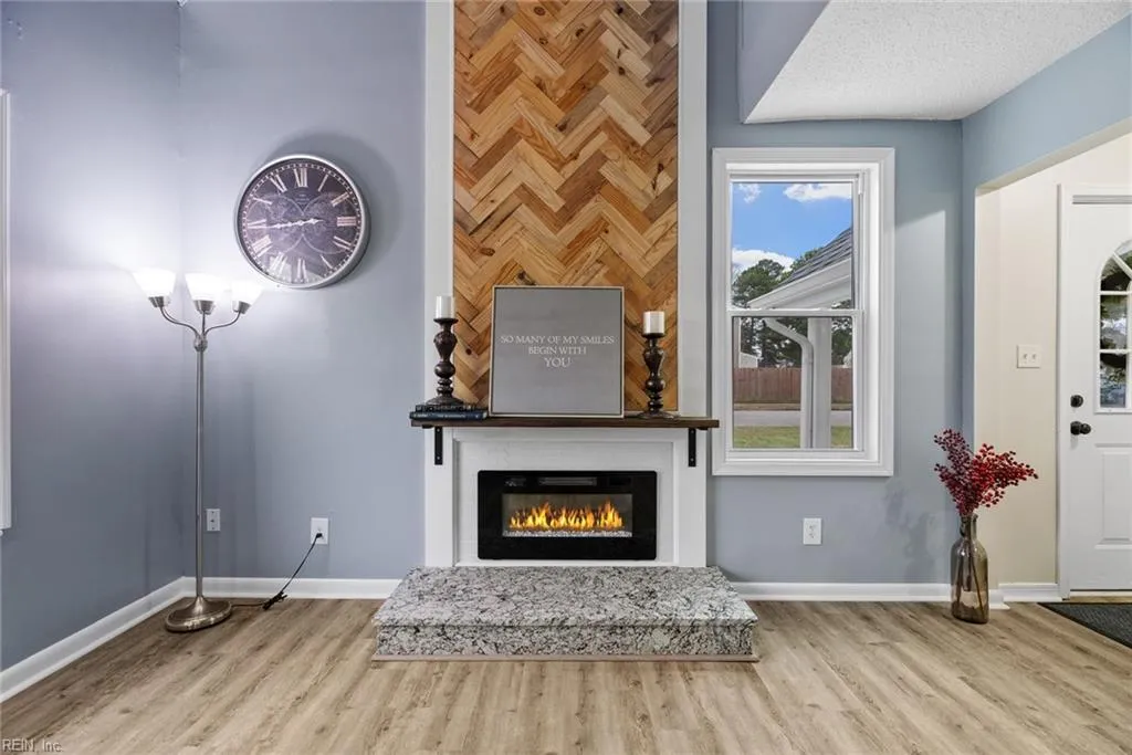 Virginia Beach, Virginia 23464, United States, 3 Bedrooms Bedrooms, ,2 BathroomsBathrooms,Residential,Pending,91106