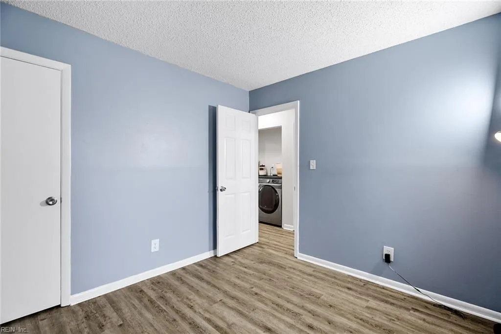 Virginia Beach, Virginia 23464, United States, 3 Bedrooms Bedrooms, ,2 BathroomsBathrooms,Residential,Pending,91106