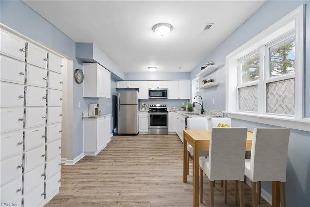 Virginia Beach, Virginia 23464, United States, 3 Bedrooms Bedrooms, ,2 BathroomsBathrooms,Residential,Pending,91106