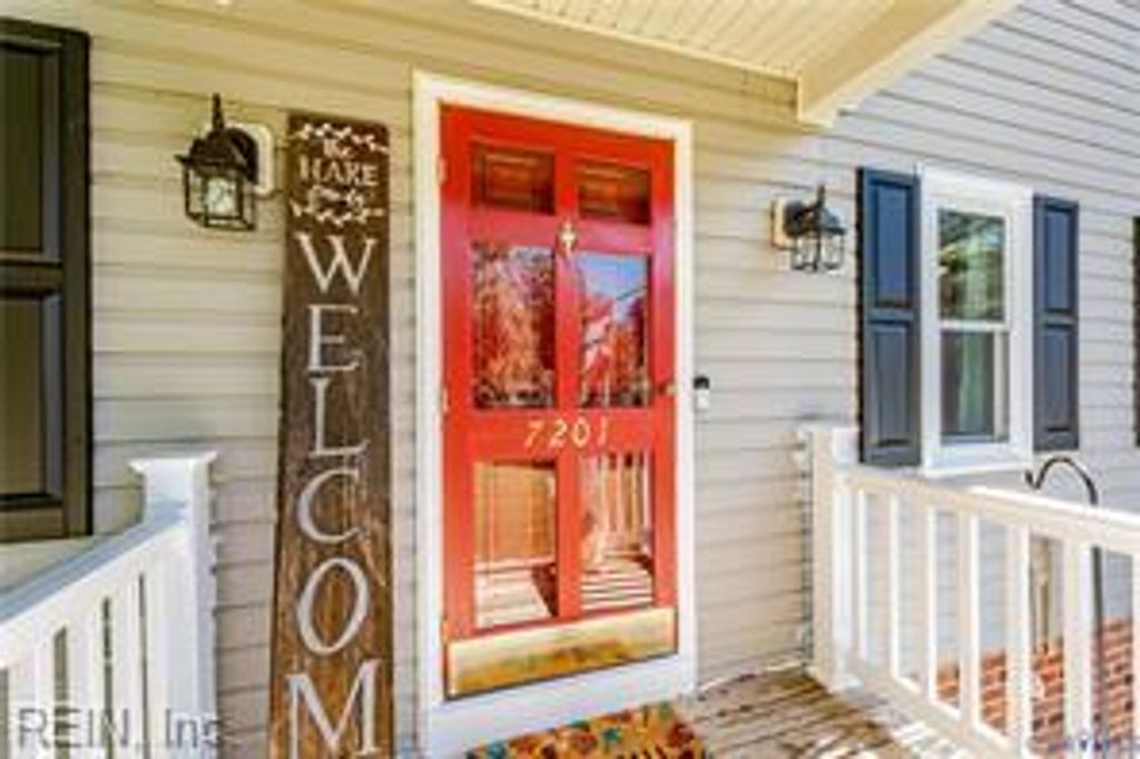 Photo of 7201 N Hairpin Drive, Quinton, VA 23141 (MLS # 10605027)