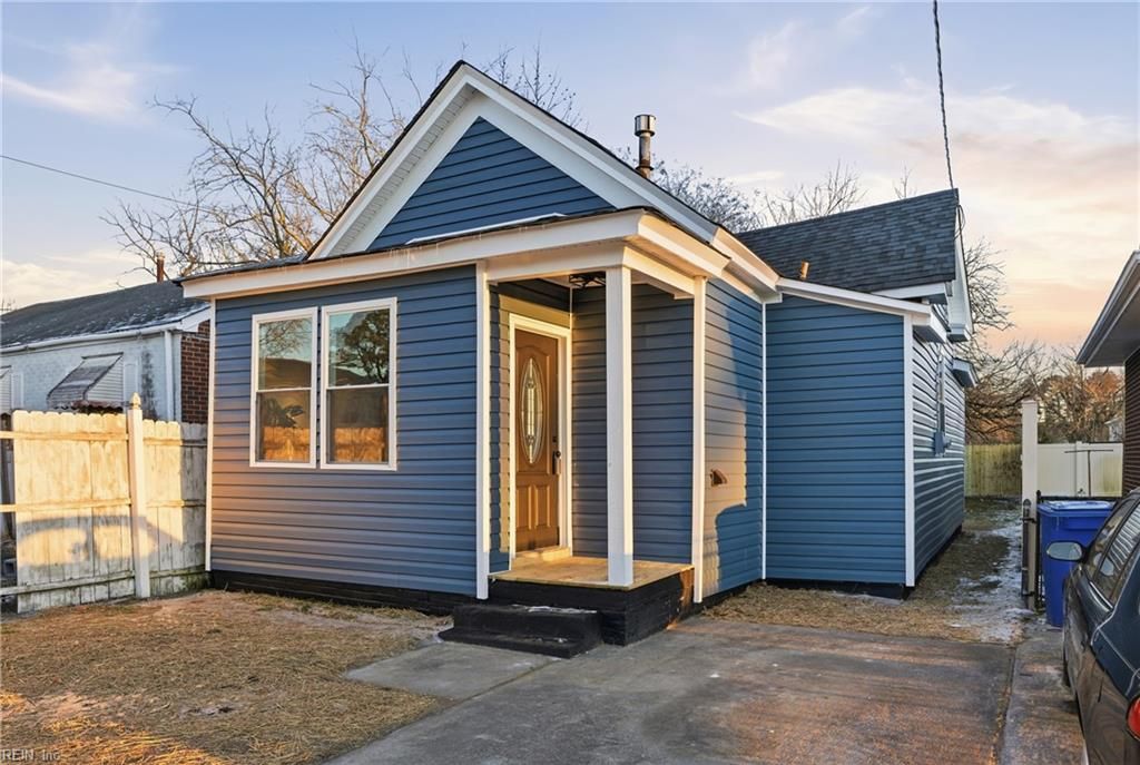 Photo of 626 42nd Street Street, Newport News, VA 23607 (MLS # 10623147)