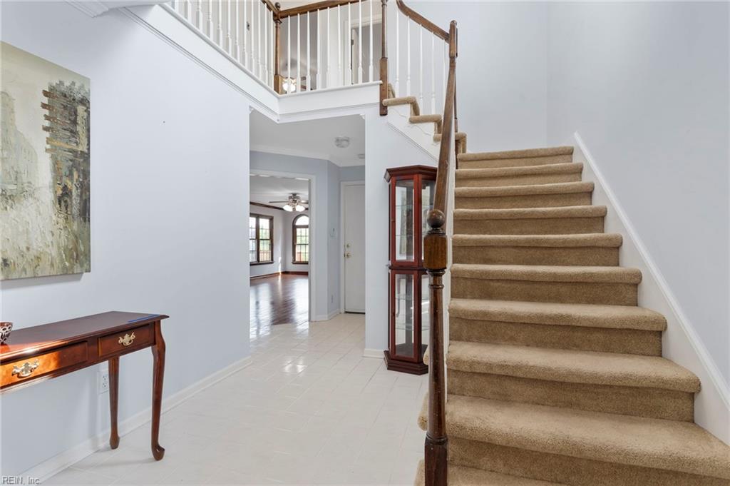 19 Pine Lake CT