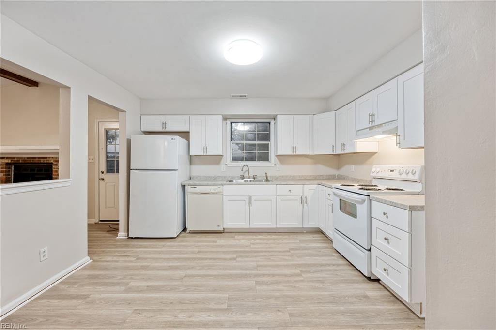 Photo of 1414 Larkview Drive, Virginia Beach, VA 23454 (MLS # 10601696)