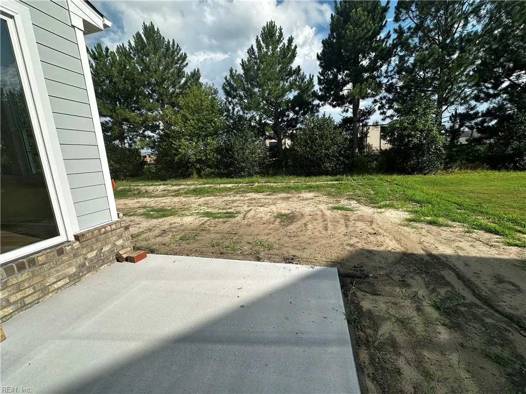 Suffolk, Virginia 23434, United States, 5 Bedrooms Bedrooms, ,3 BathroomsBathrooms,Residential,Active,193682