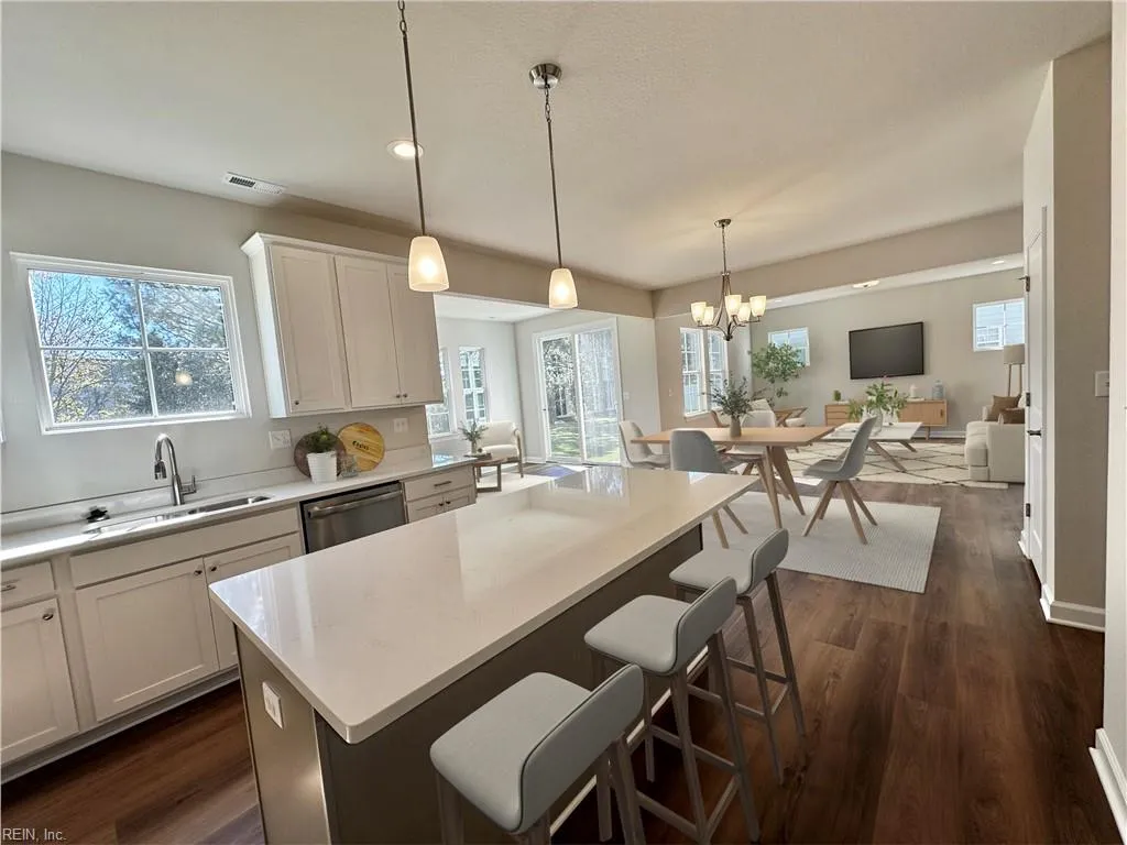 Suffolk, Virginia 23434, United States, 5 Bedrooms Bedrooms, ,3 BathroomsBathrooms,Residential,Active,193682