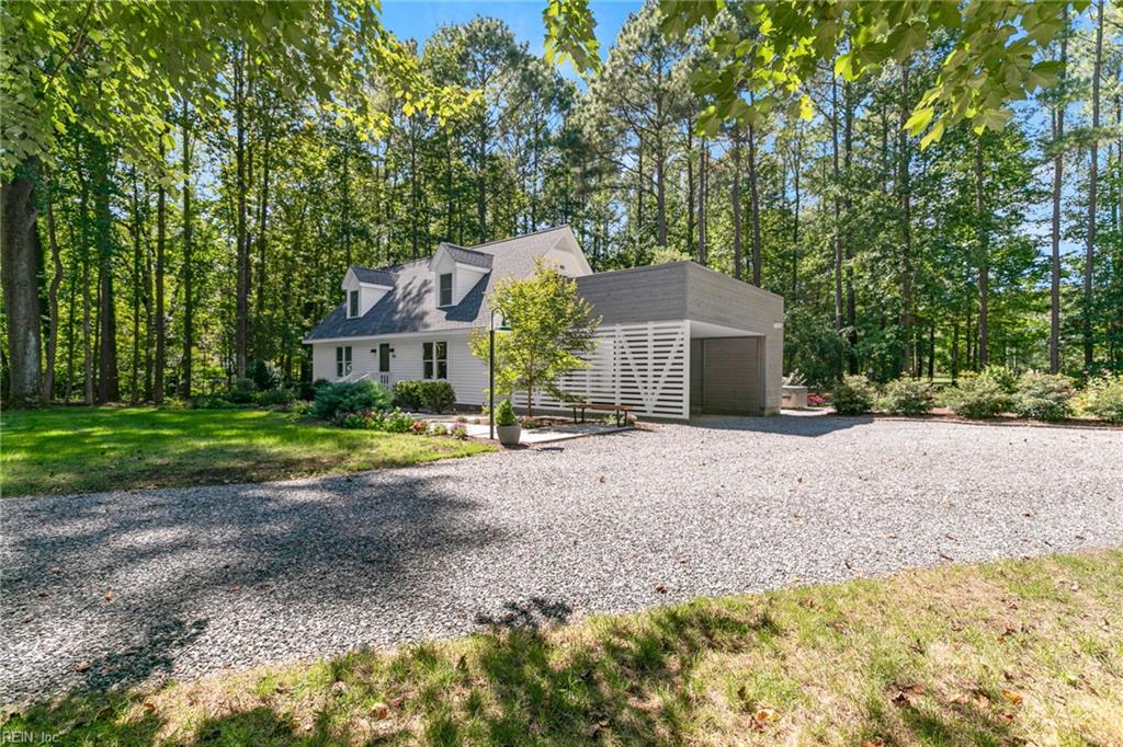 Photo of 246 Laurel Farms Lane, Urbanna, VA 23175 (MLS # 10655216)
