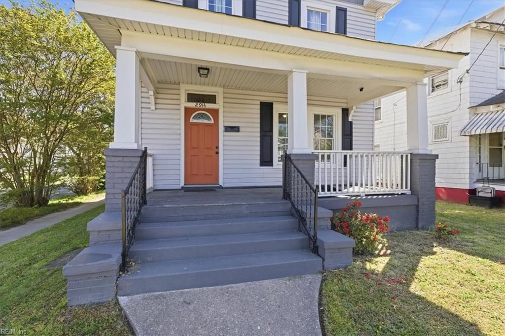 Photo of 2914 Madison Avenue, Newport News, VA 23607 (MLS # 10629615)