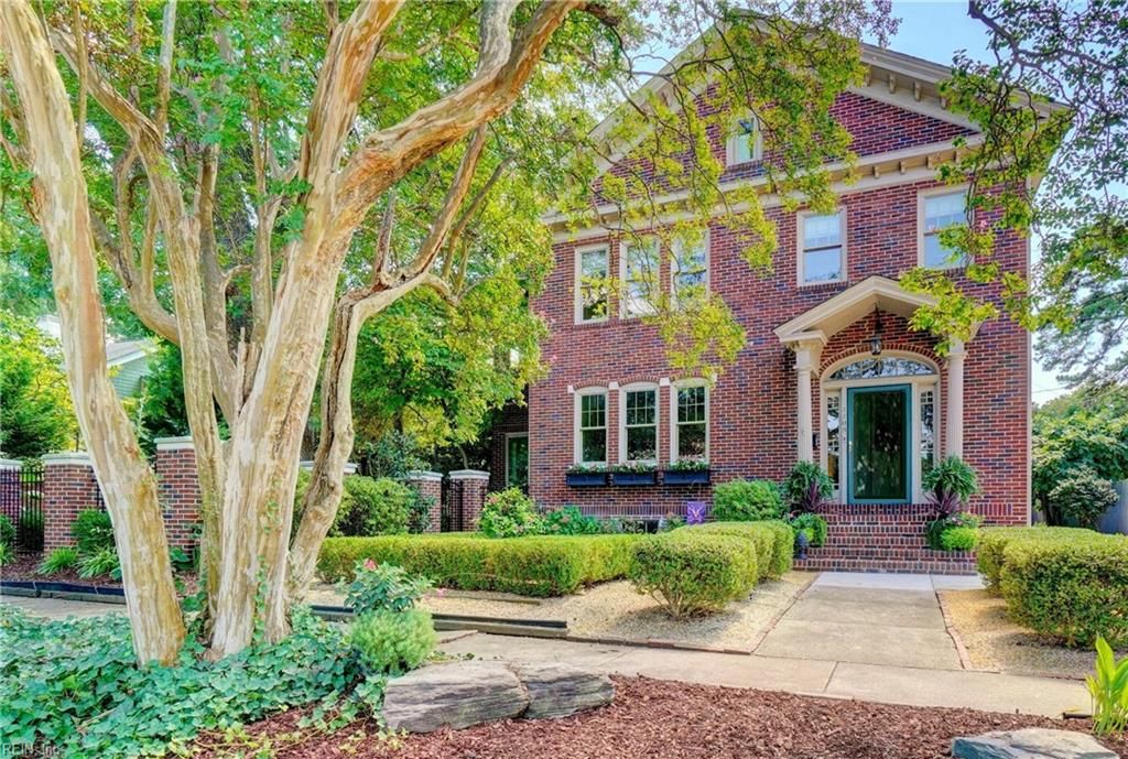 Photo of 1105 Larchmont Crescent, Norfolk, VA 23508 (MLS # 10614968)