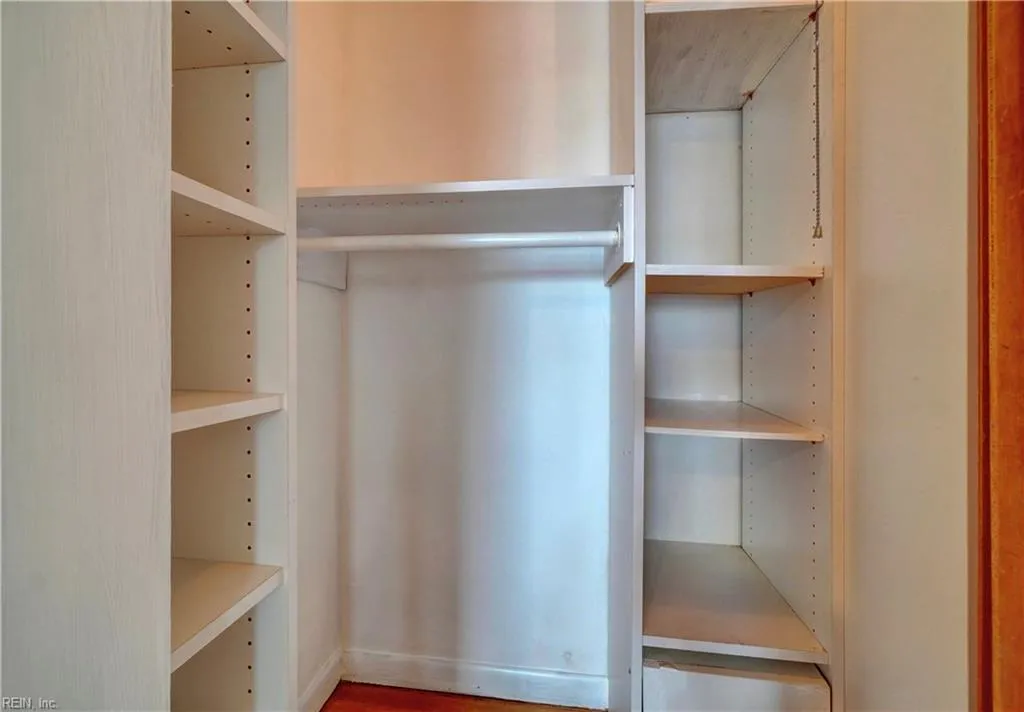 Portsmouth, Virginia 23703, United States, 4 Bedrooms Bedrooms, ,2 BathroomsBathrooms,Residential,Active,212742