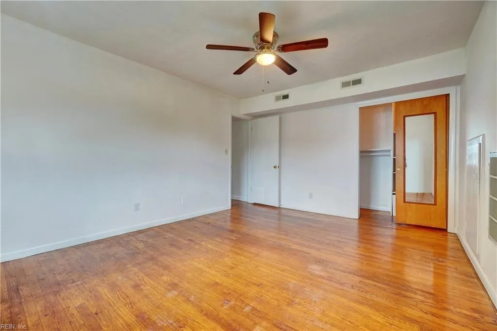 Portsmouth, Virginia 23703, United States, 4 Bedrooms Bedrooms, ,2 BathroomsBathrooms,Residential,Active,212742