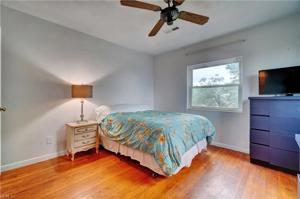 Portsmouth, Virginia 23703, United States, 4 Bedrooms Bedrooms, ,2 BathroomsBathrooms,Residential,Active,212742