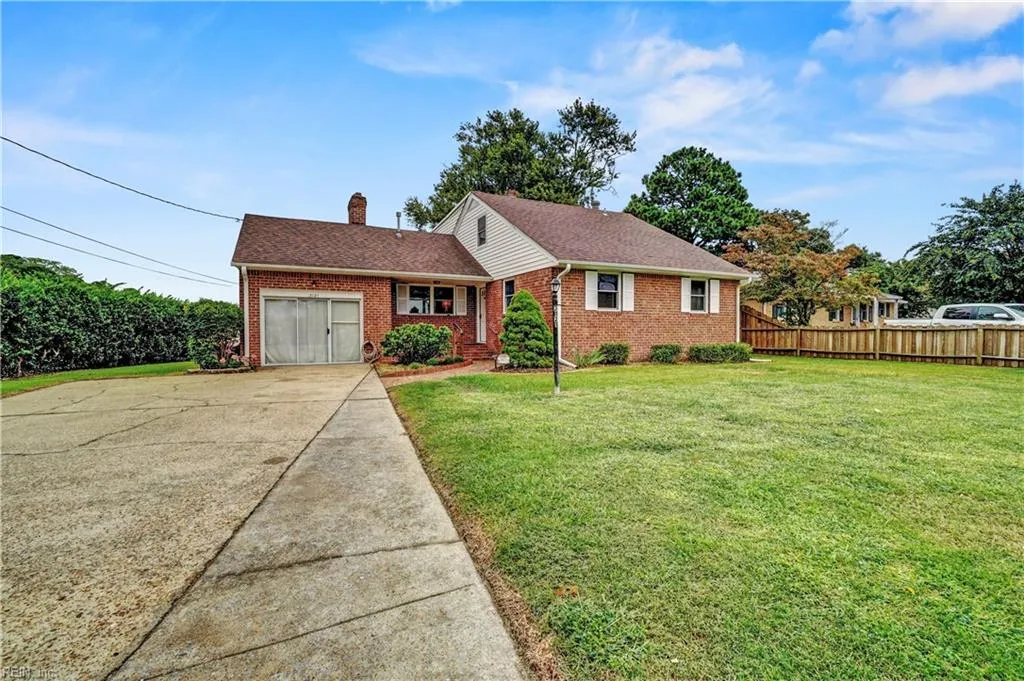 Portsmouth, Virginia 23703, United States, 4 Bedrooms Bedrooms, ,2 BathroomsBathrooms,Residential,Active,212742