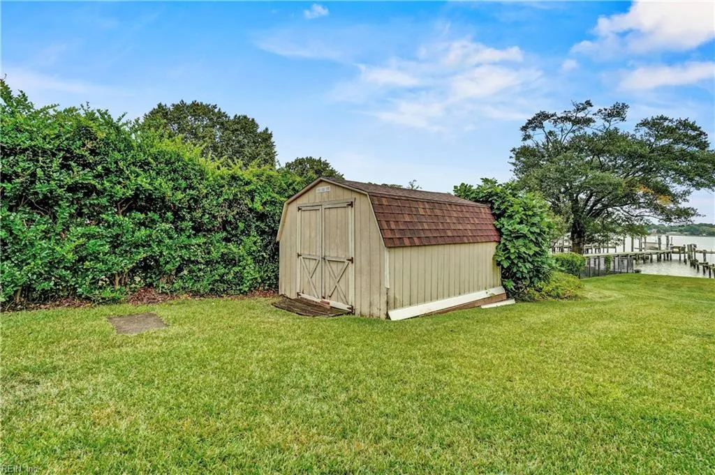 Portsmouth, Virginia 23703, United States, 4 Bedrooms Bedrooms, ,2 BathroomsBathrooms,Residential,Active,212742