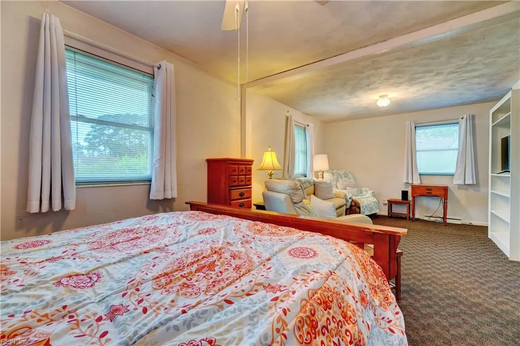 Portsmouth, Virginia 23703, United States, 4 Bedrooms Bedrooms, ,2 BathroomsBathrooms,Residential,Active,212742