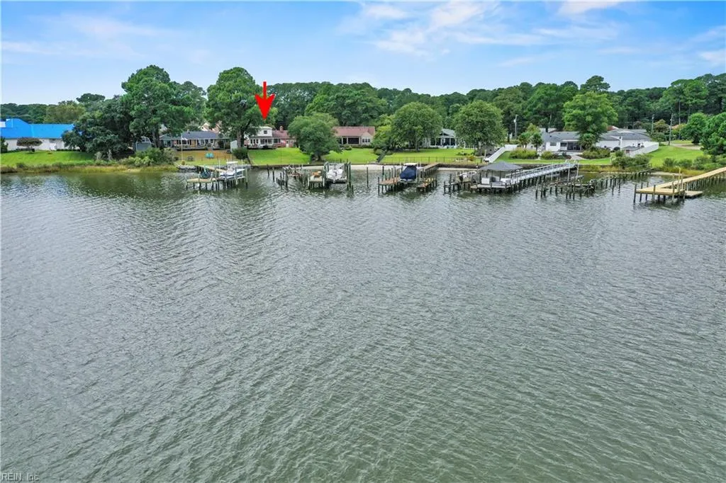 Portsmouth, Virginia 23703, United States, 4 Bedrooms Bedrooms, ,2 BathroomsBathrooms,Residential,Active,212742