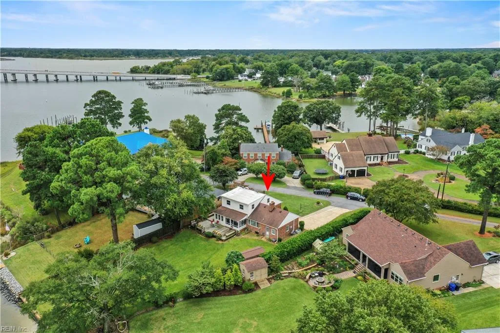 Portsmouth, Virginia 23703, United States, 4 Bedrooms Bedrooms, ,2 BathroomsBathrooms,Residential,Active,212742