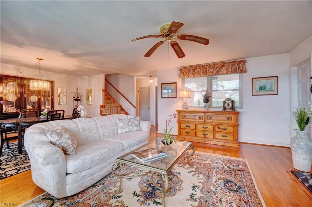 Portsmouth, Virginia 23703, United States, 4 Bedrooms Bedrooms, ,2 BathroomsBathrooms,Residential,Active,212742