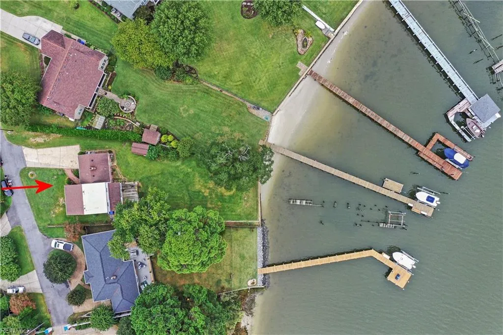 Portsmouth, Virginia 23703, United States, 4 Bedrooms Bedrooms, ,2 BathroomsBathrooms,Residential,Active,212742