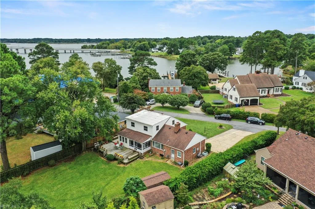 Portsmouth, Virginia 23703, United States, 4 Bedrooms Bedrooms, ,2 BathroomsBathrooms,Residential,Active,212742