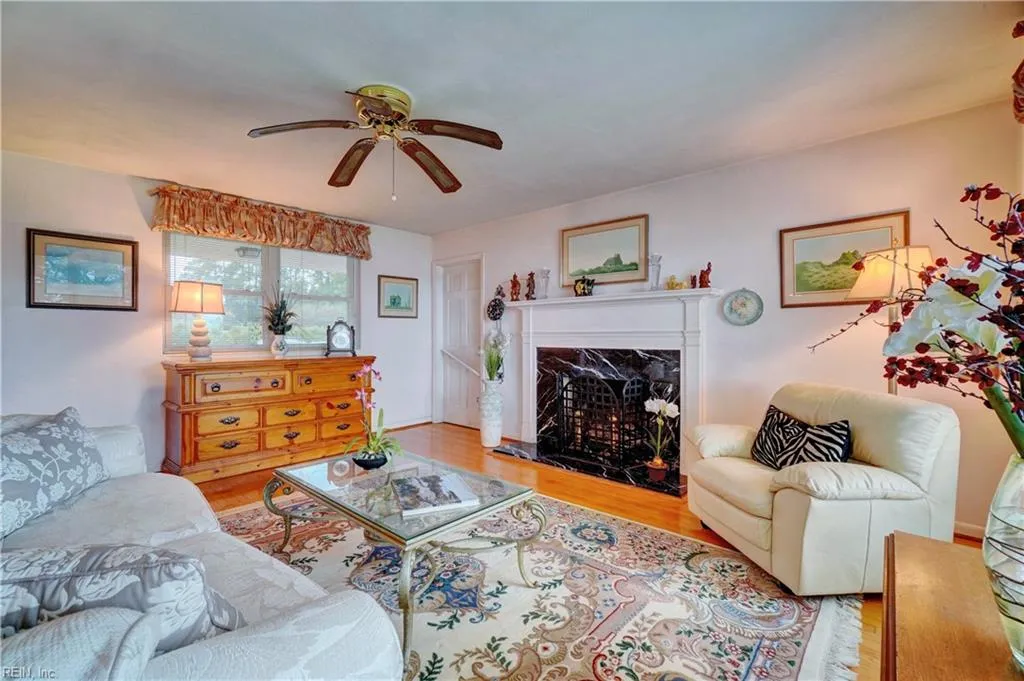 Portsmouth, Virginia 23703, United States, 4 Bedrooms Bedrooms, ,2 BathroomsBathrooms,Residential,Active,212742