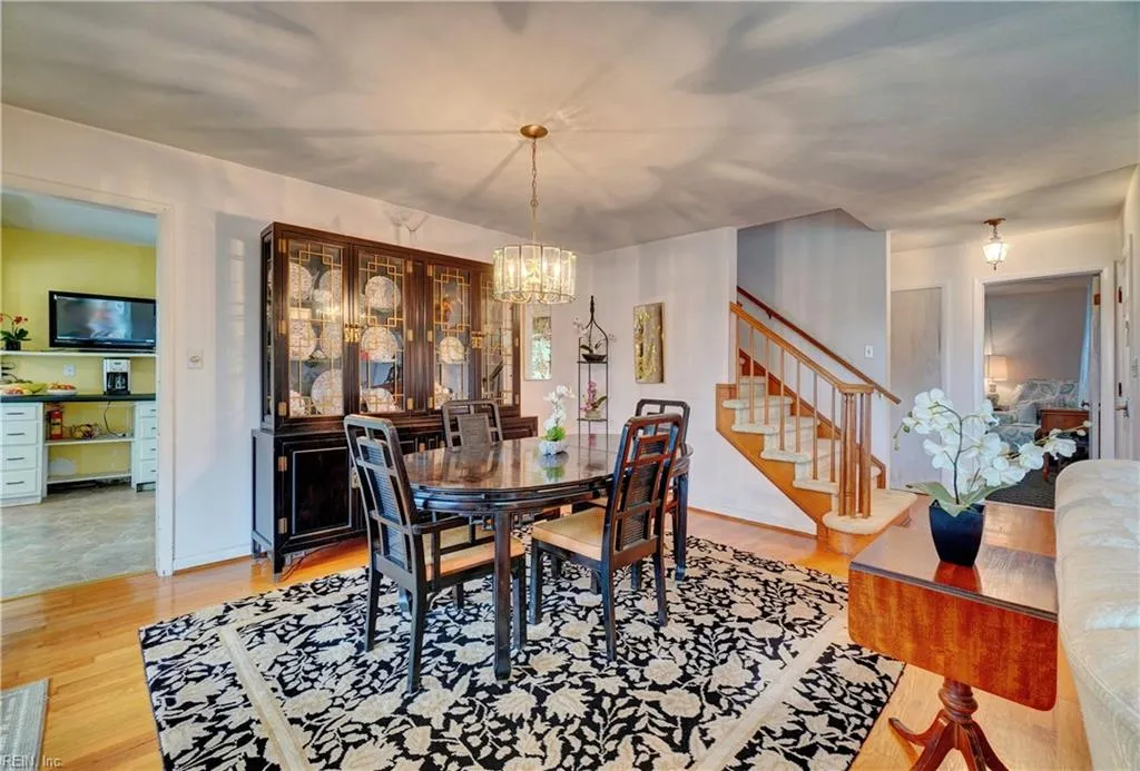 Portsmouth, Virginia 23703, United States, 4 Bedrooms Bedrooms, ,2 BathroomsBathrooms,Residential,Active,212742