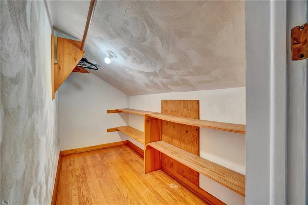 Portsmouth, Virginia 23703, United States, 4 Bedrooms Bedrooms, ,2 BathroomsBathrooms,Residential,Active,212742