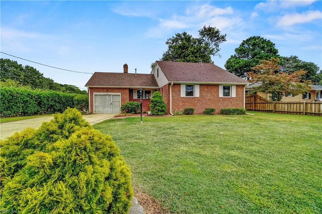 Portsmouth, Virginia 23703, United States, 4 Bedrooms Bedrooms, ,2 BathroomsBathrooms,Residential,Active,212742