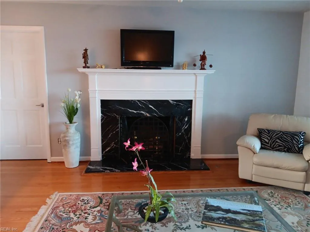 Portsmouth, Virginia 23703, United States, 4 Bedrooms Bedrooms, ,2 BathroomsBathrooms,Residential,Active,212742