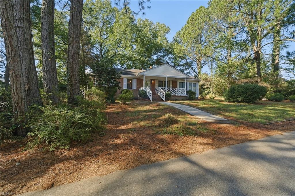Photo of 103 Sack Point Road, Suffolk, VA 23434 (MLS # 10655816)