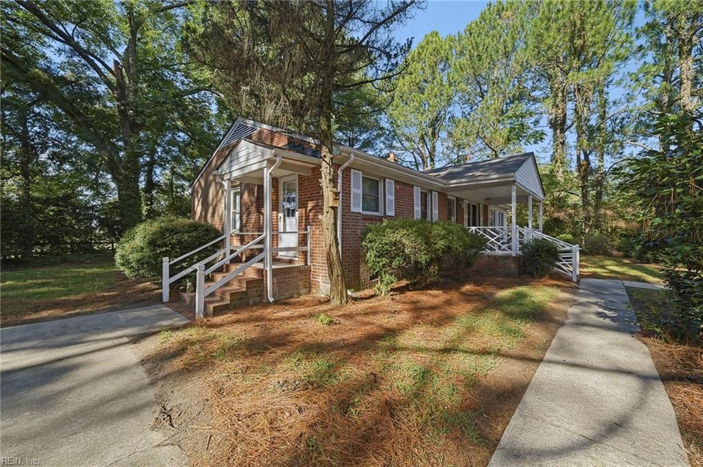 Photo of 103 Sack Point Road, Suffolk, VA 23434 (MLS # 10655816)