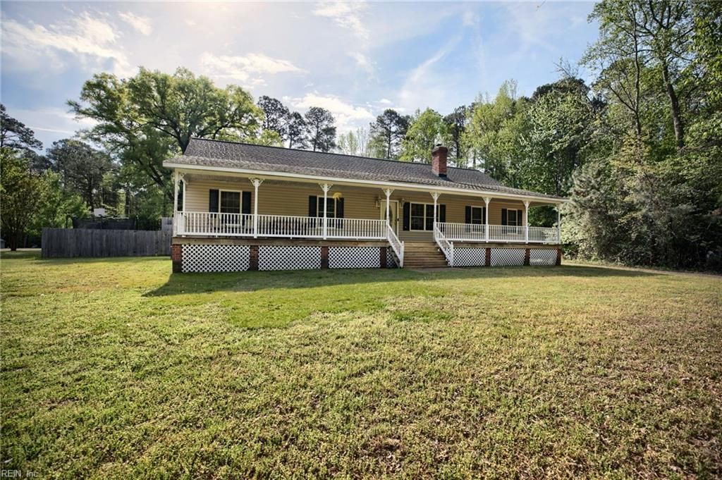 Photo of 12127 Elizabeth Curtis Lane, Gloucester, VA 23061 (MLS # 10629872)