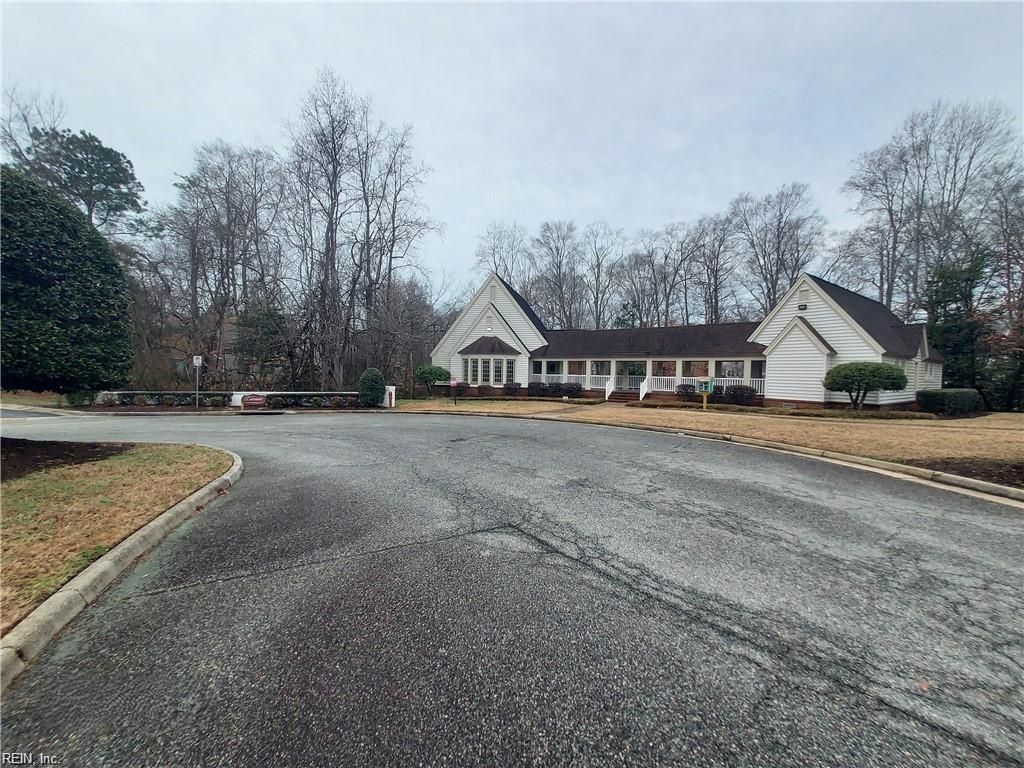 Photo of 139 Creekshire Crescent, Newport News, VA 23603 (MLS # 10623054)