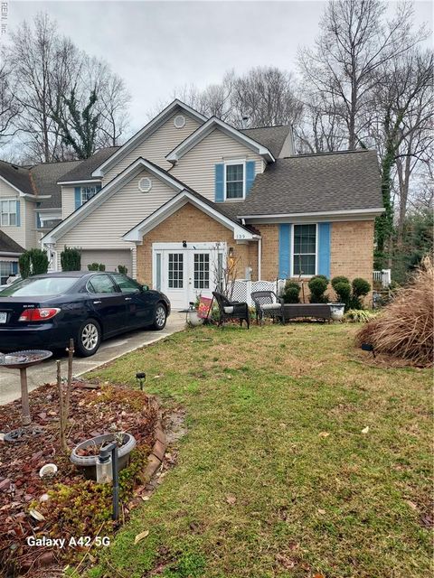 Photo of 139 Creekshire Crescent, Newport News, VA 23603 (MLS # 10623054)