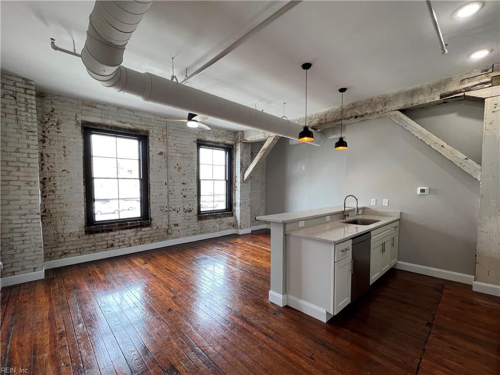 Photo of 208 23rd Street #212, Newport News, VA 23607 (MLS # 10651621)