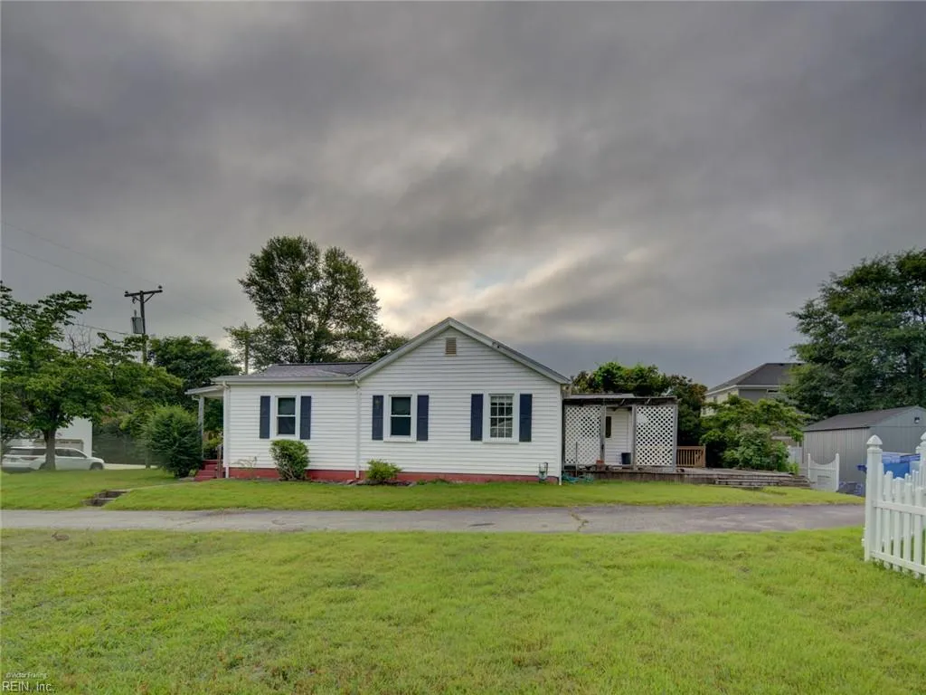 Chesapeake, Virginia 23321, United States, 3 Bedrooms Bedrooms, ,1 BathroomBathrooms,Residential,Pending,147985