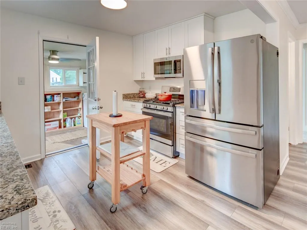 Chesapeake, Virginia 23321, United States, 3 Bedrooms Bedrooms, ,1 BathroomBathrooms,Residential,Pending,147985