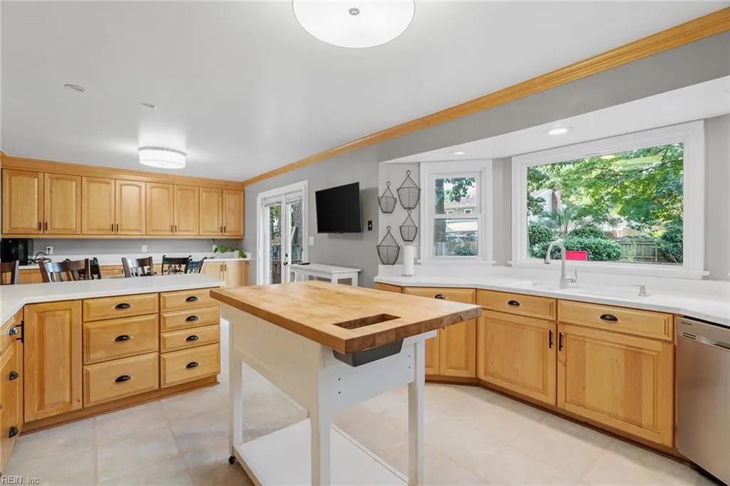 Virginia Beach, Virginia 23464, United States, 4 Bedrooms Bedrooms, ,3 BathroomsBathrooms,Residential,Active,168100