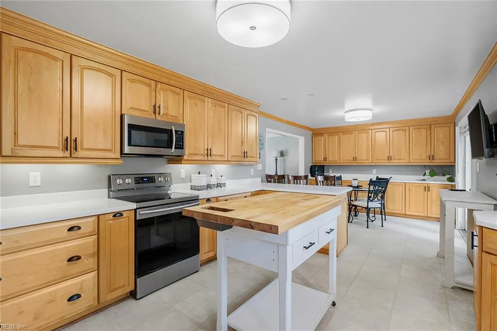 Virginia Beach, Virginia 23464, United States, 4 Bedrooms Bedrooms, ,3 BathroomsBathrooms,Residential,Active,168100